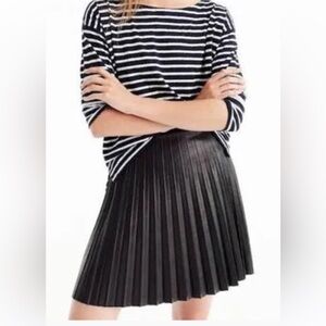 Jcrew Size 0 pleated faux leather skirt